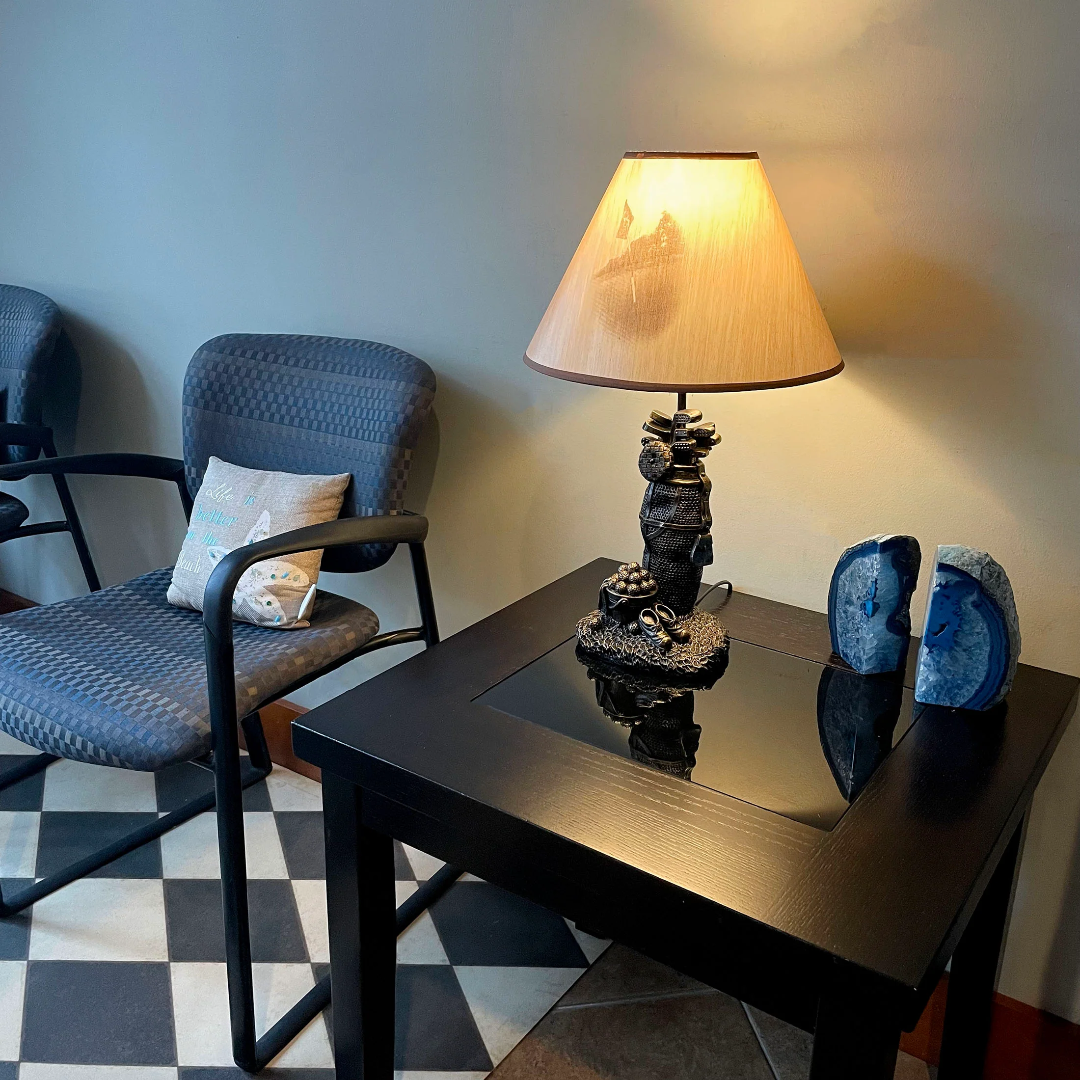 Golf Lovers Tee Time Light Golf Bag Table Lamp with Decorative Shade - Image 4