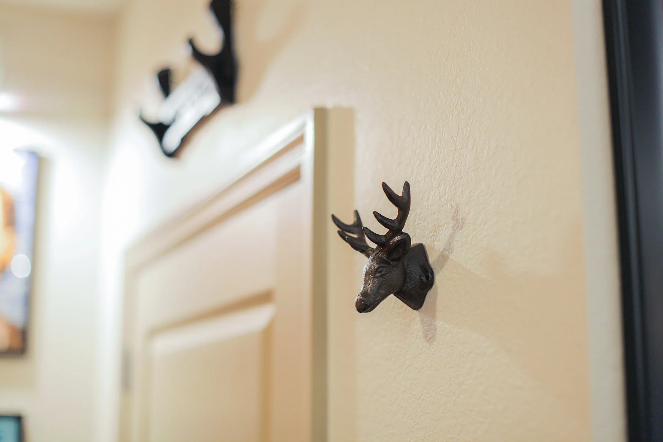 Set of 3 Rustic Brown Deer Head Decorative Wall Hooks Lodge Decor - Image 5