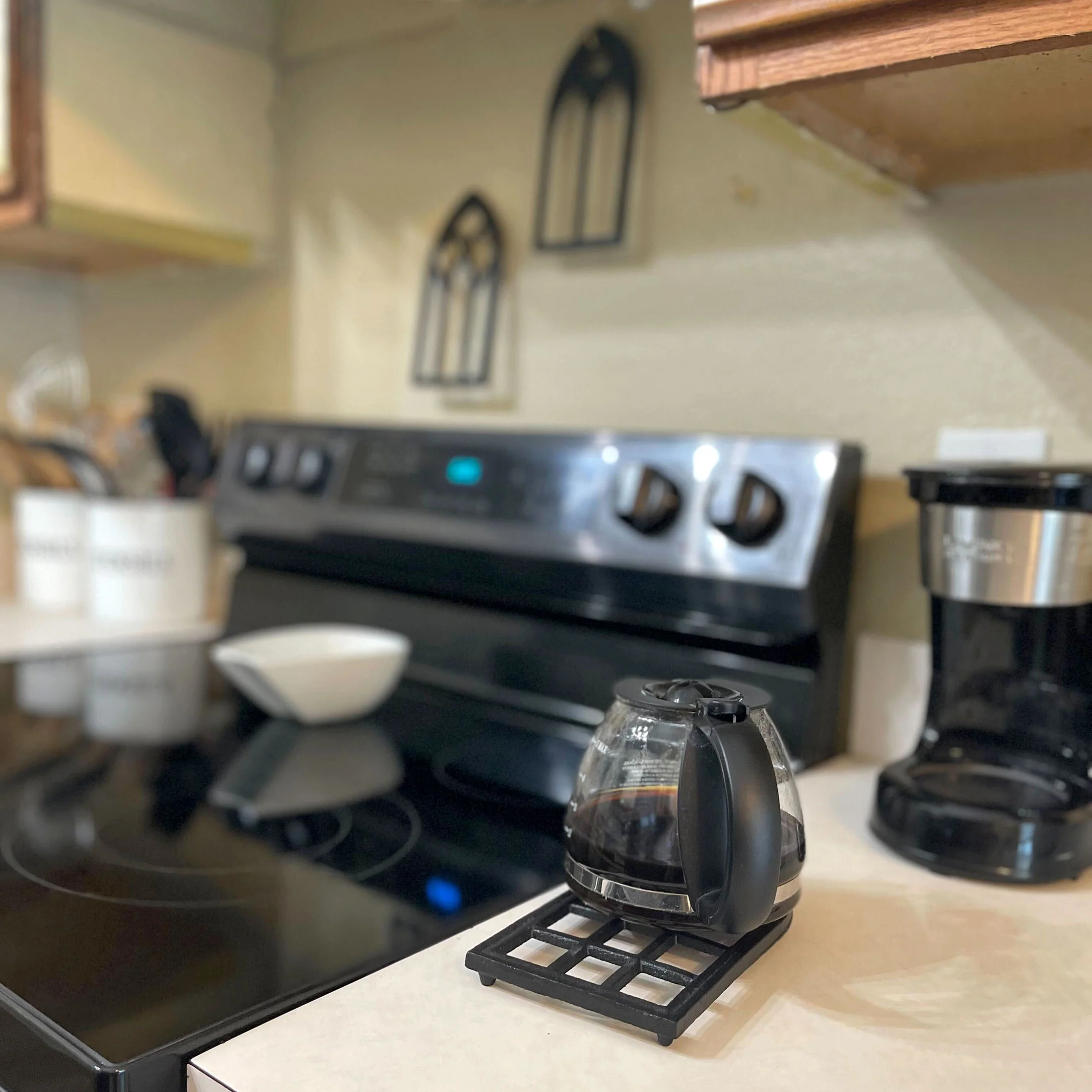 Set of 3 Black Cast Iron Gothic Cathedral Window Design Kitchen Trivets Decorative Wall Hangings - Image 4