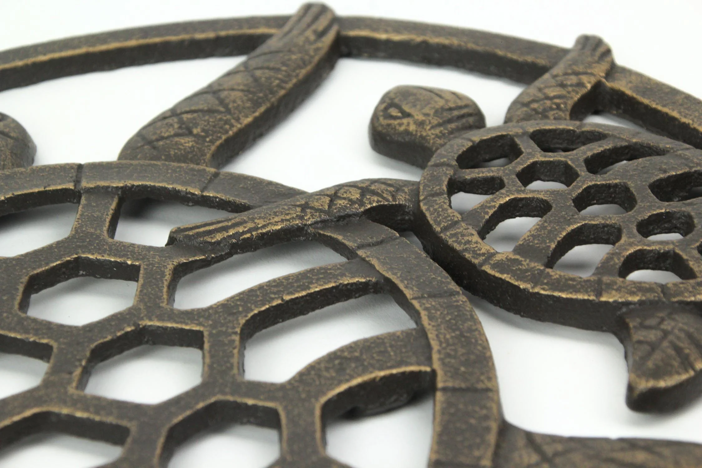 Antique Bronze Finished Cast Iron Sea Turtles Wall Hanging 12.75 Inches High - Image 4