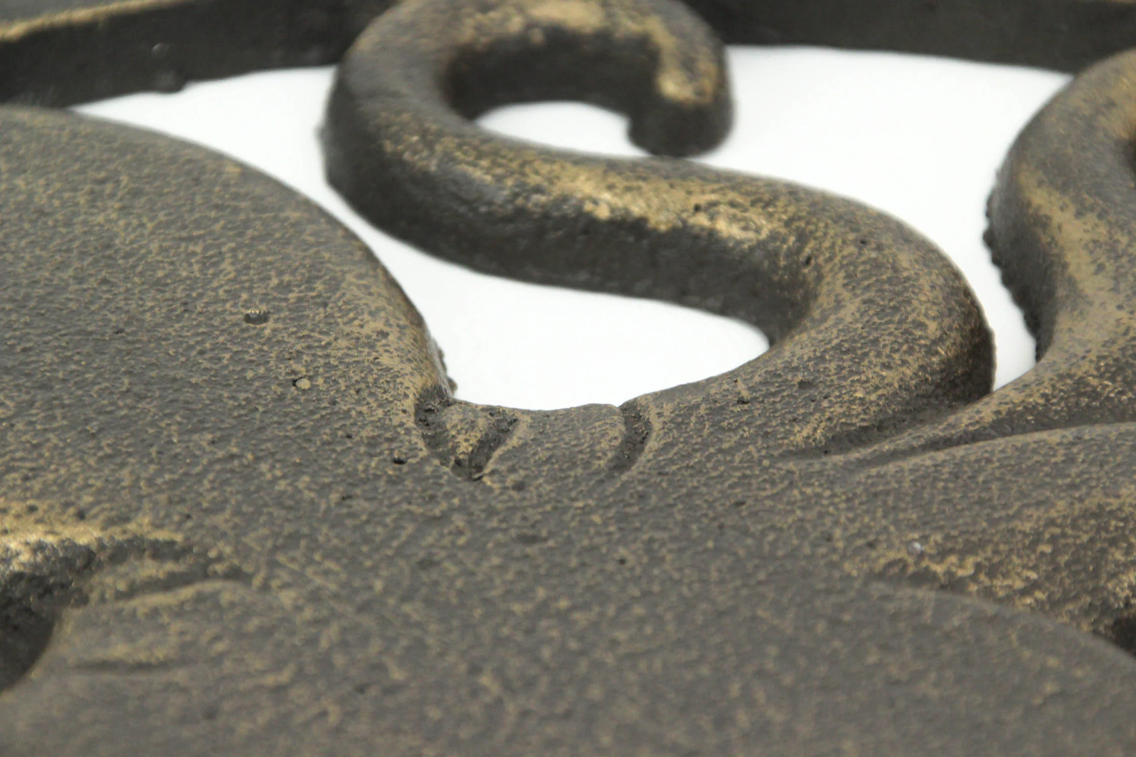 Antique Bronze Finished Cast Iron Octopus Wall Hanging 11.75 Inches In Diameter - Image 4