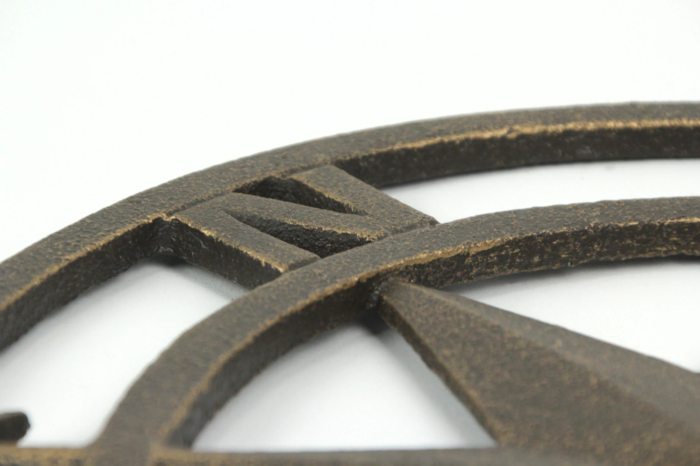 Antique Bronze Finished Cast Iron Nautical Compass Rose Wall Hanging 11.5 Inches In Diameter - Image 4