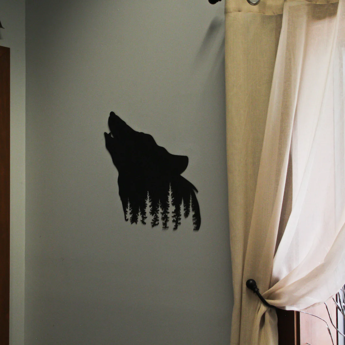Laser-Cut Black Metal Wolf Wall Hanging Forest Lodge Decor Cabin Art 17 Inches High - Image 5