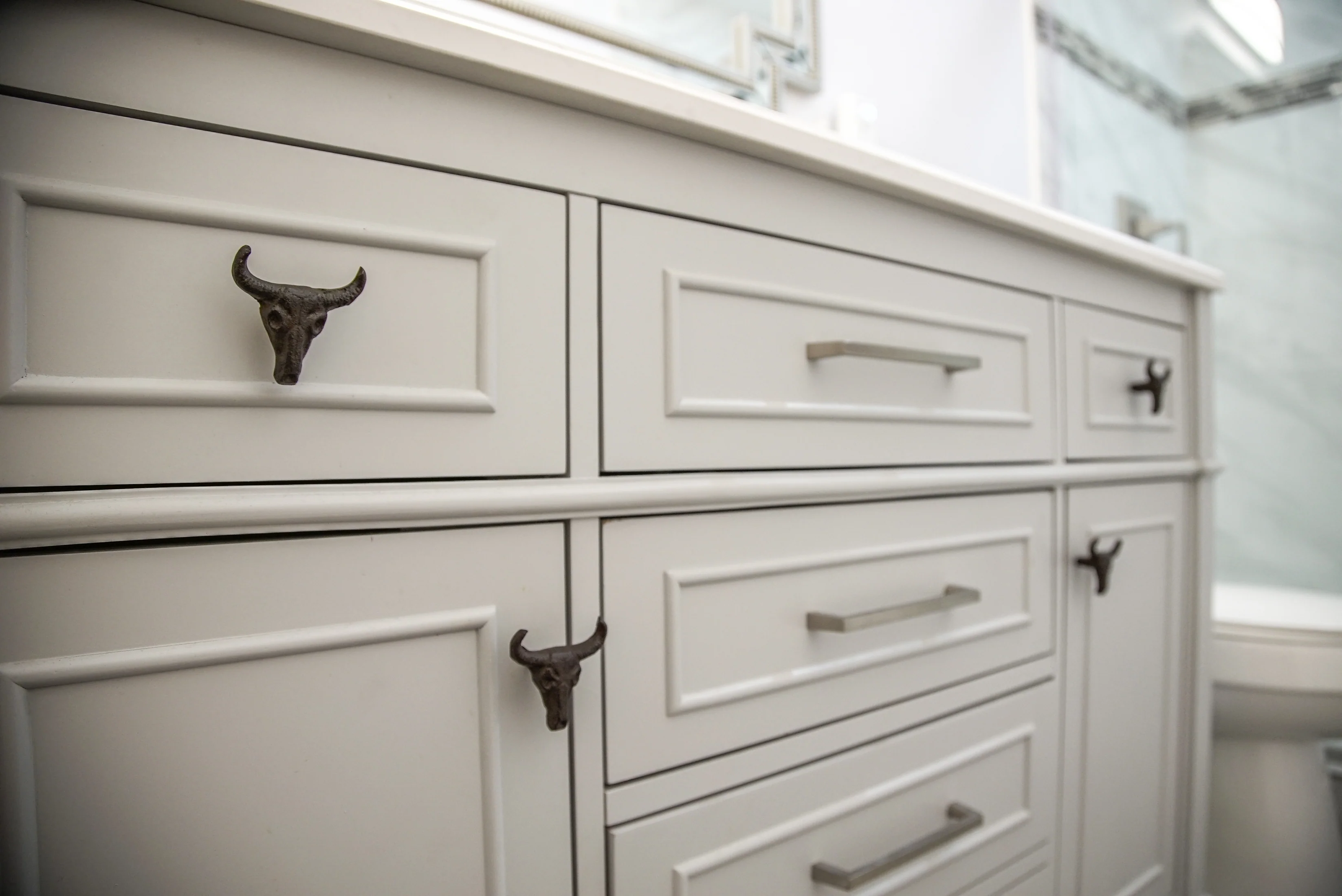 Set of 6 Cast Iron Steer Skull Drawer Pulls Western Home Decor Cabinet Knobs - Image 6