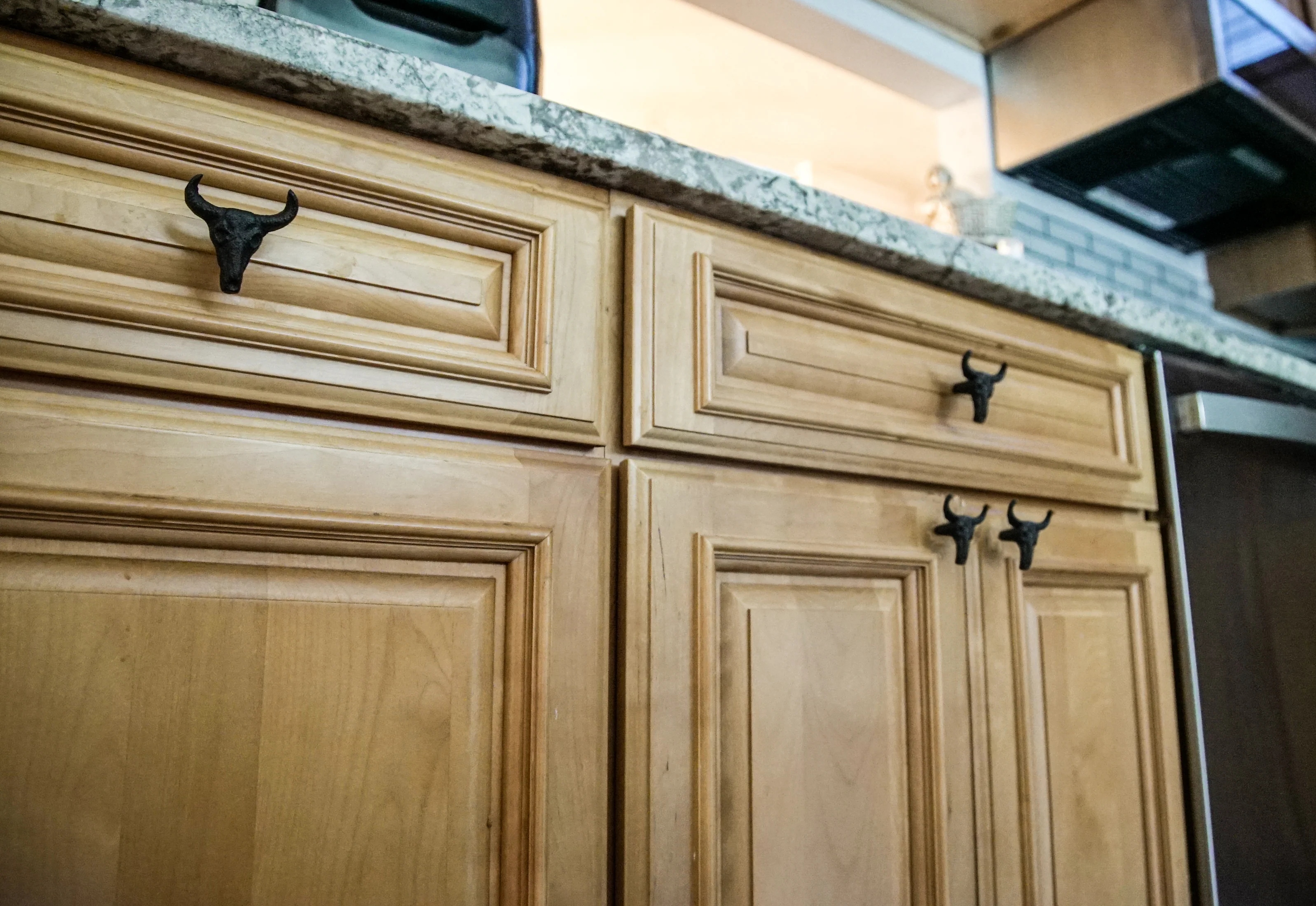 Set of 6 Cast Iron Steer Skull Drawer Pulls Western Home Decor Cabinet Knobs - Image 8