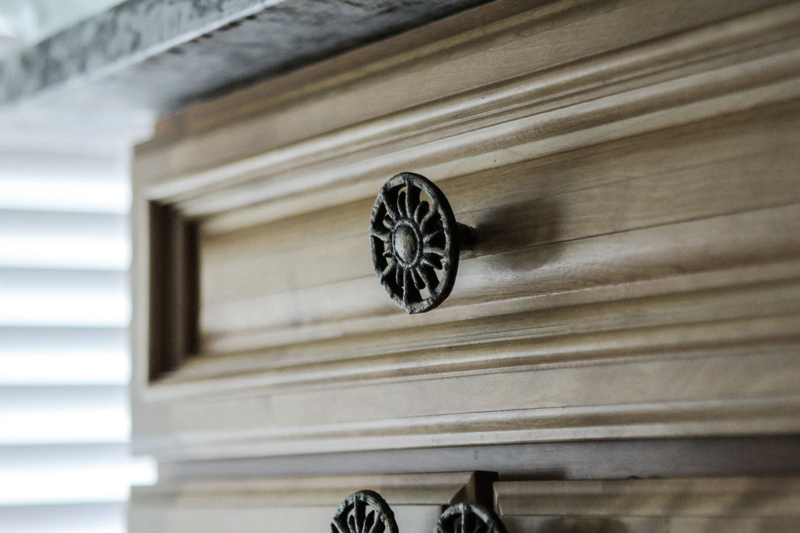 Set of 6 Antique Finish Golden Sun Cast Iron Drawer Pulls Decorative Cabinet Knob Home Decor - Image 7