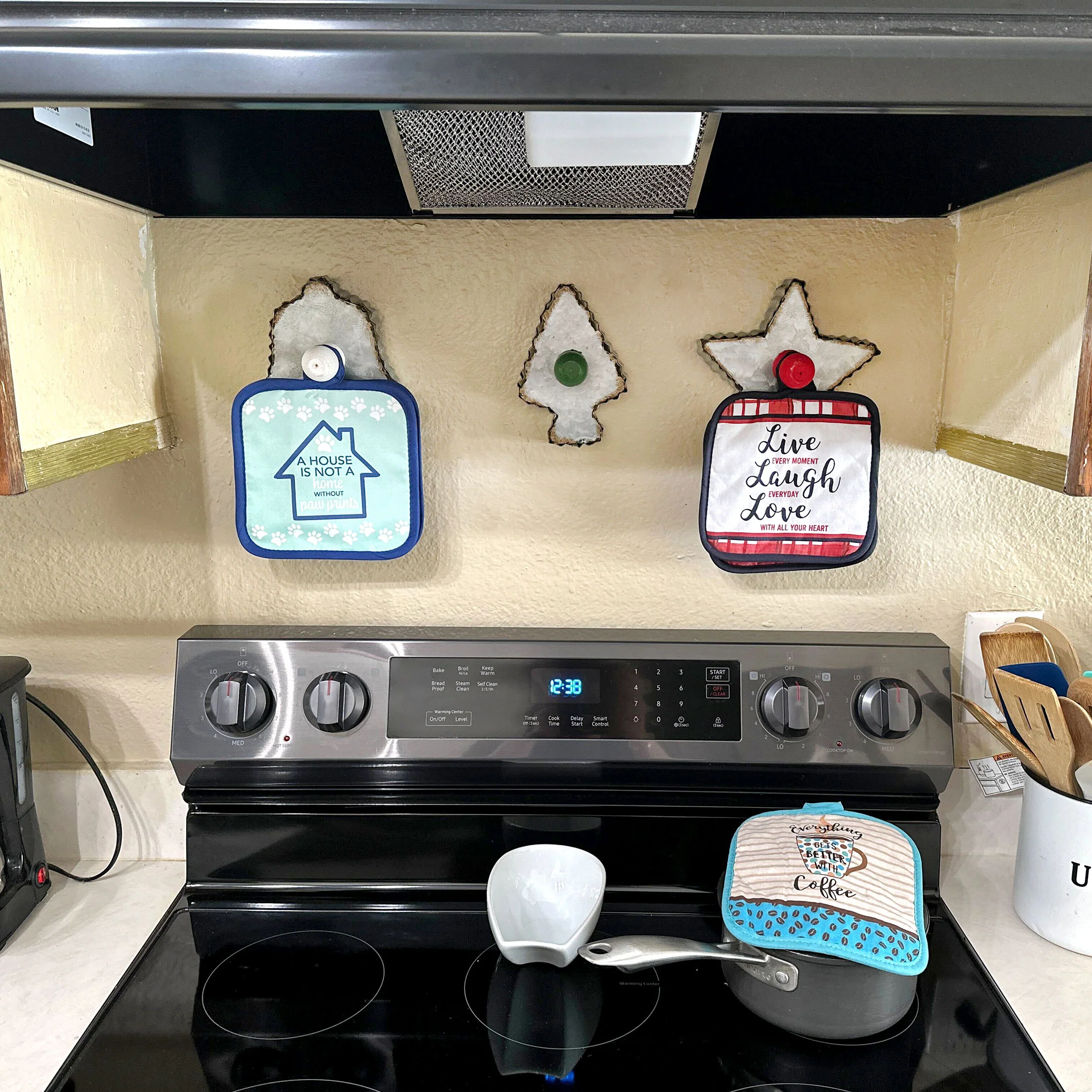 Set of 3 Oversized Galvanized Zinc Finish Holiday Cookie Cutter Wall Hooks - Image 4